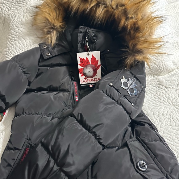 Canada Weather Gear Girl Full Zip Puffer Jacket with removable fur hood - Picture 9 of 13